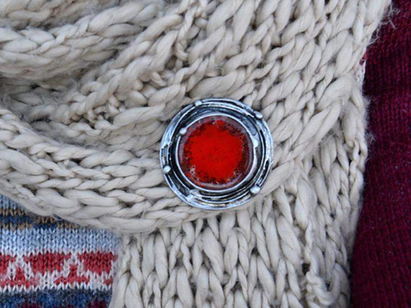 Broszka w kolorach zachodzącego słońca (w kolorze ciemnego srebra)