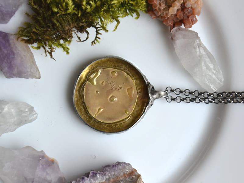 Efektowny naszyjnik złoto złoty (z kolorze ciemnego srebra)