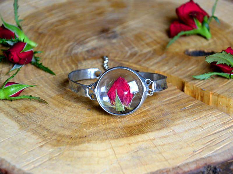 Intensywna bransoletka z różą (w kolorze srebrnym)