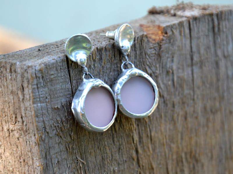 Kolczyki bladoróżowe (oprawa w kolorze srebrnym)