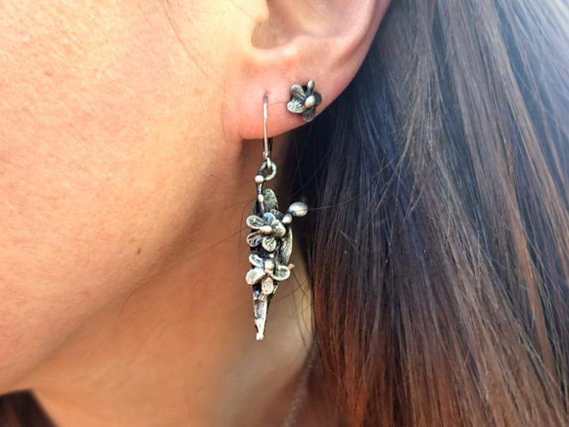 Kolczyki gałązka niezapominajek (na biglu ze stali chirurgicznej)