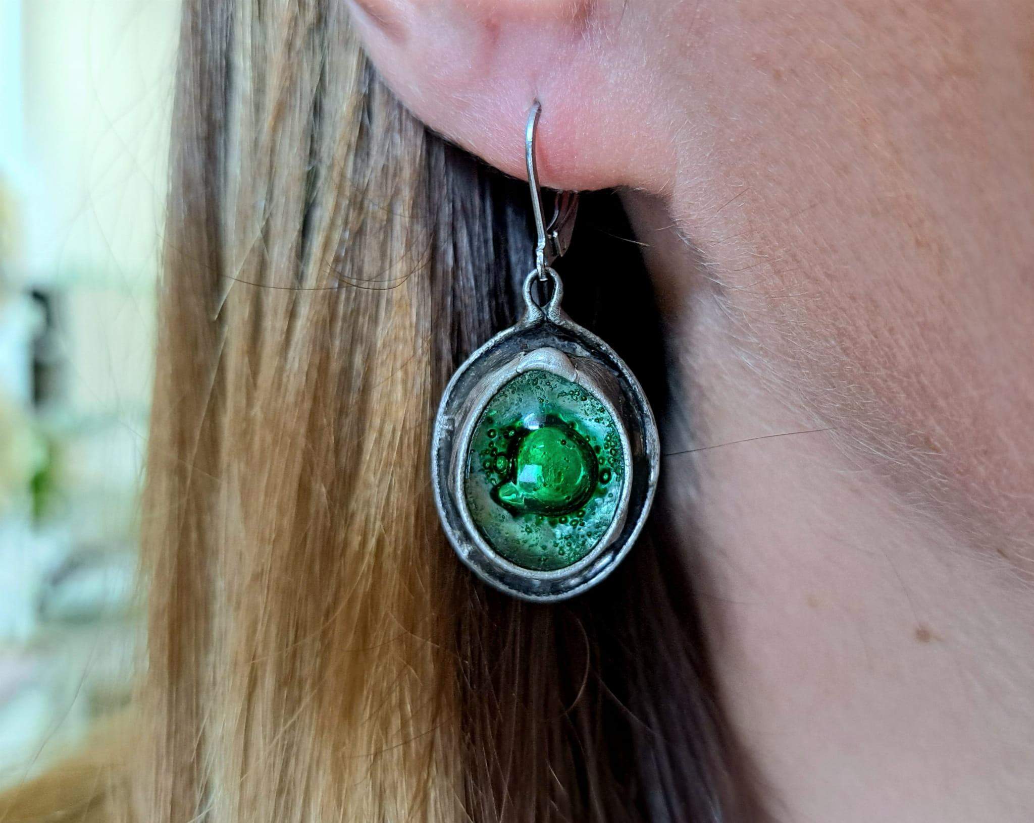 Kolczyki opleciona zieleń (oprawa w kolorze ciemnego srebra)