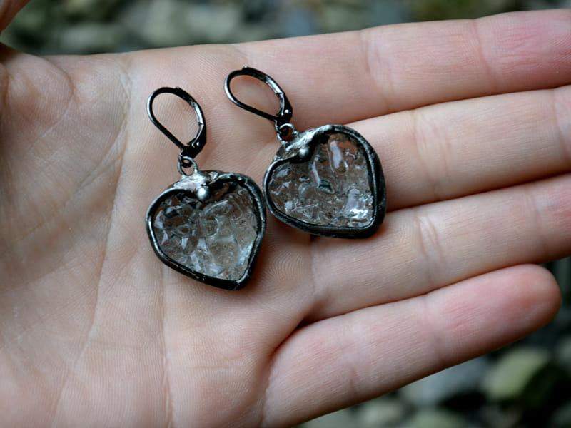 Kolczyki rustykalne serca (oprawa w kolorze ciemnego srebra)