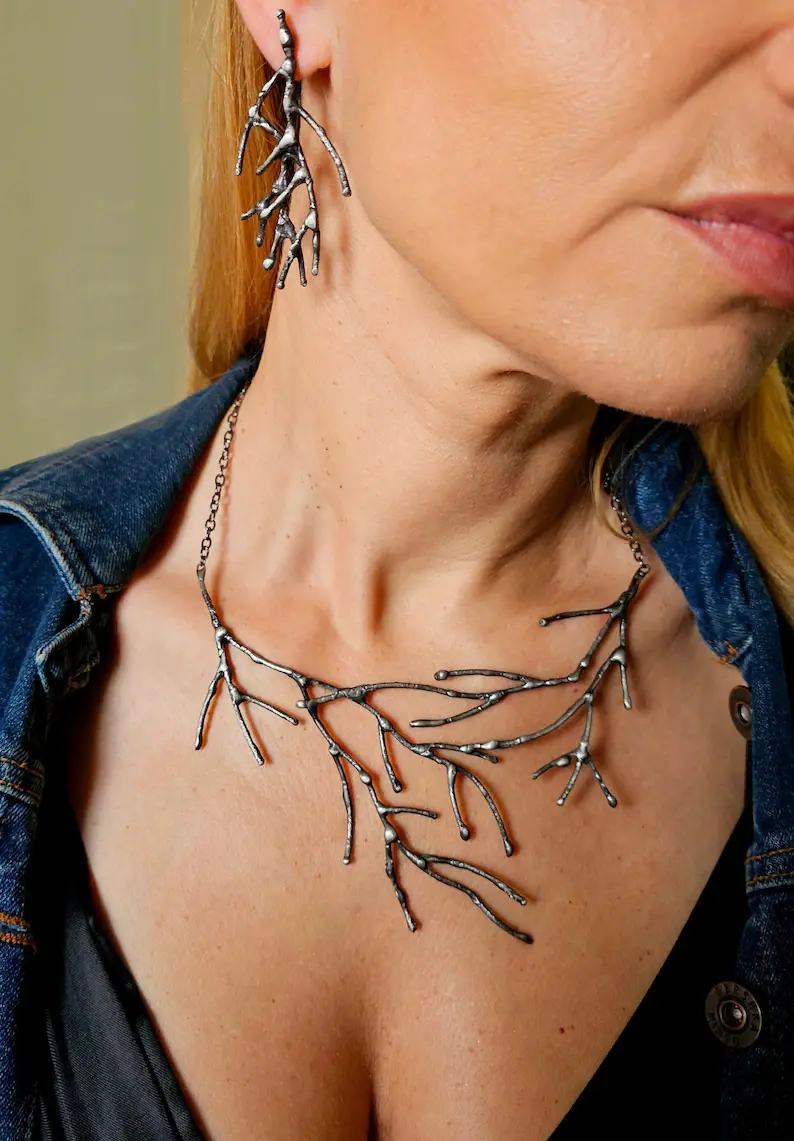 Kolia w kształcie gałązki