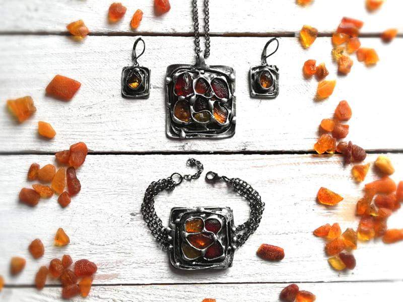 Komplet biżuterii z bursztynem