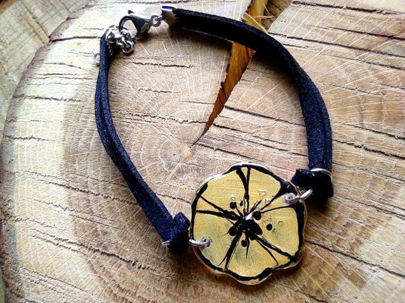 Kwiatowa bransoletka złoty mak  (wykończenia z naturalnego rzemienia i stali chirurgicznej)