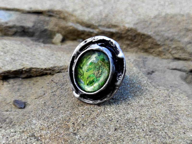 Leśny pierścionek z mchem i paprocią (oprawa w kolorze ciemnego srebra)