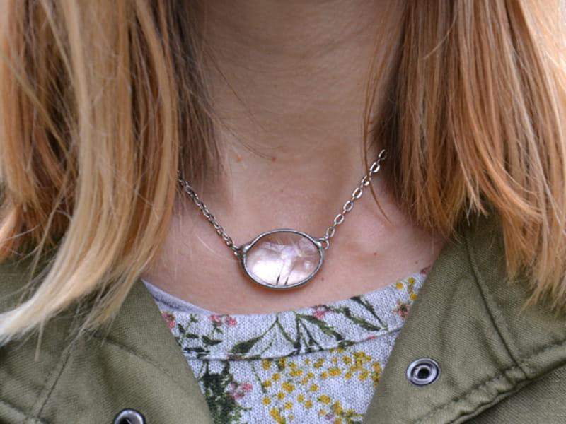 Maleńki naszyjnik z dmuchawcami (w kolorze srebrnym)