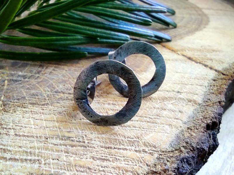 Minimalistyczne kolczyki wkrętki koła (sztyfty i zatyczki ze stali chirurgicznej)