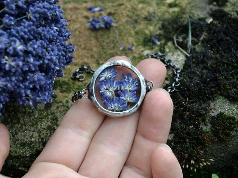 Nastrojowa bransoletka z lawendą (oprawa w kolorze ciemnego srebra)