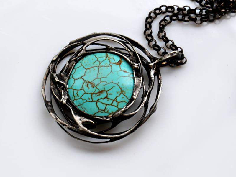 Naszyjnik z turkmenitem (oprawa w kolorze ciemnego srebra)