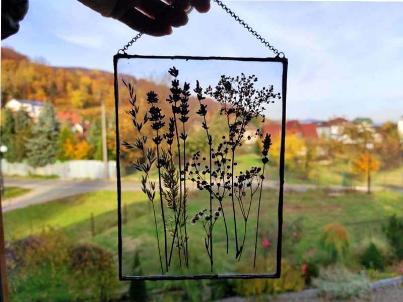 Obraz z suszonymi roślinami:  lawenda i trawy