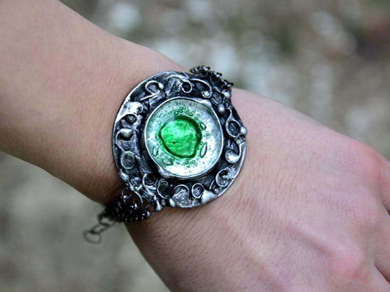 Orientalna bransoletka z zielenią (oprawa w kolorze ciemnego srebra)