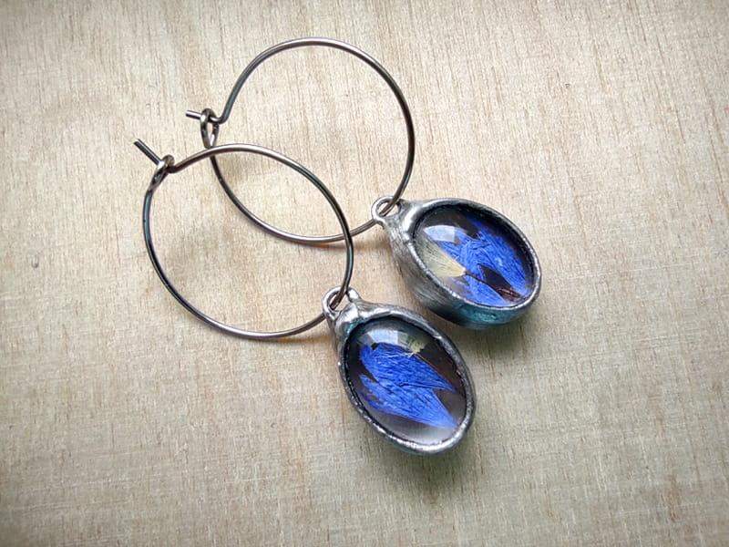 Pełne lata kolczyki koła z chabrami i dmuchawcami (z biglami ze stali chirurgicznej)