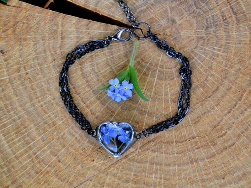 Romantyczna bransoletka z niezapominajkami (w kolorze ciemnego srebra)