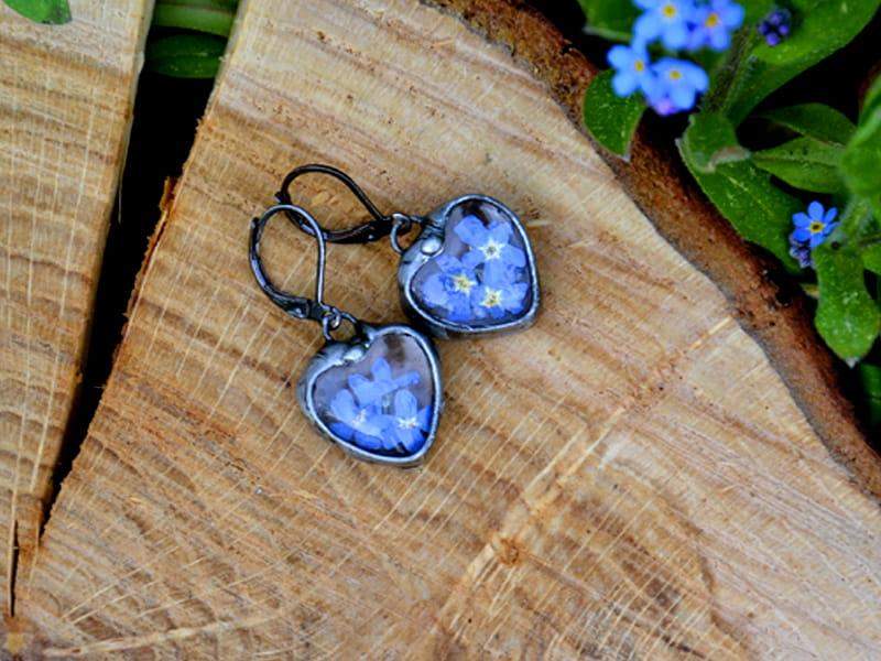 Romantyczne kolczyki z niezapominajkami (w kolorze ciemnego srebra)