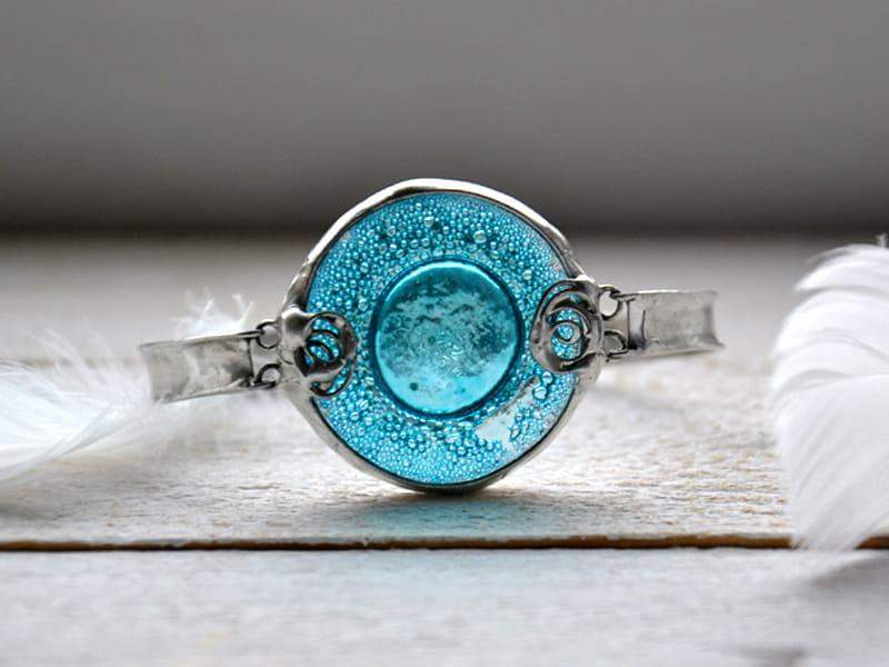 Unikatowa bransoletka z turkusowym szkłem (oprawa w kolorze srebrnym)