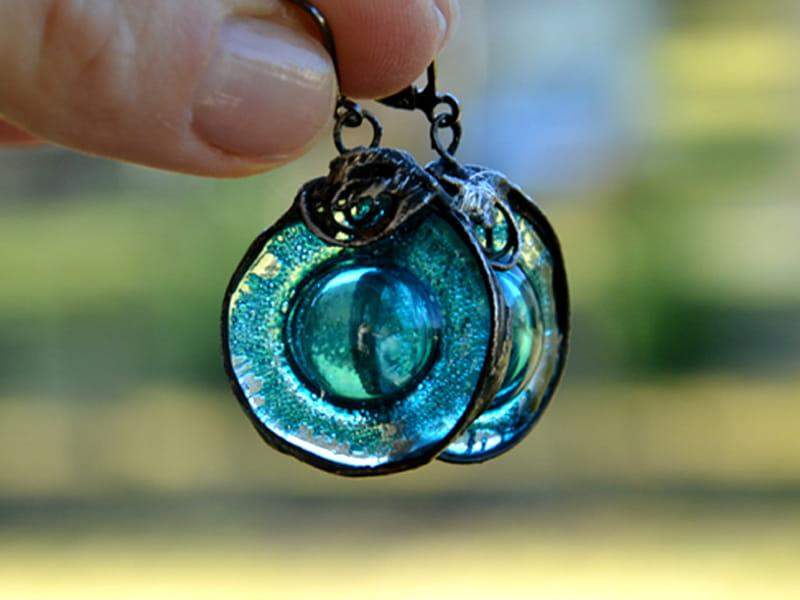 Unikatowe kolczyki z turkusowym szkłem (oprawa w kolorze ciemnego srebra)